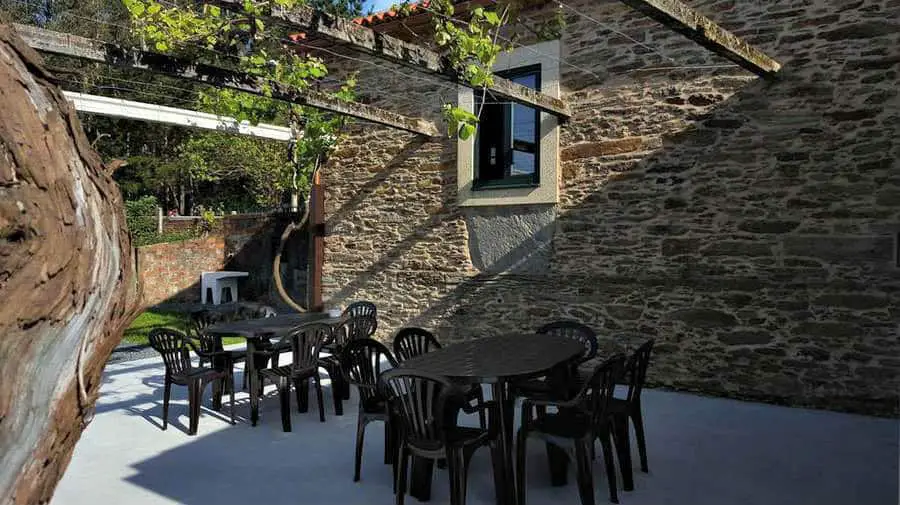 Albergue Pensión Alborada, Salceda, La Coruña - Camino Francés :: Albergues del Camino de Santiago