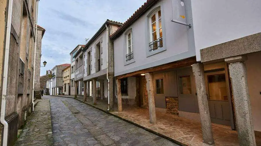 Albergue San Francisco, Arzúa, La Coruña - Camino Francés :: Albergues del Camino de Santiago