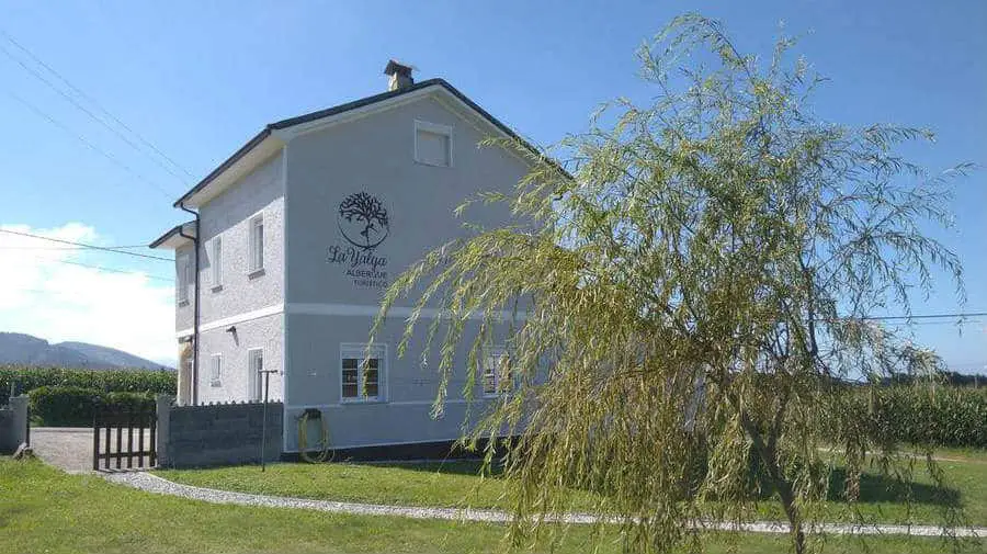 Albergue La Yalga, Querúas (Luarca - Valdés) - Camino del Norte :: Albergues del Camino de Santiago