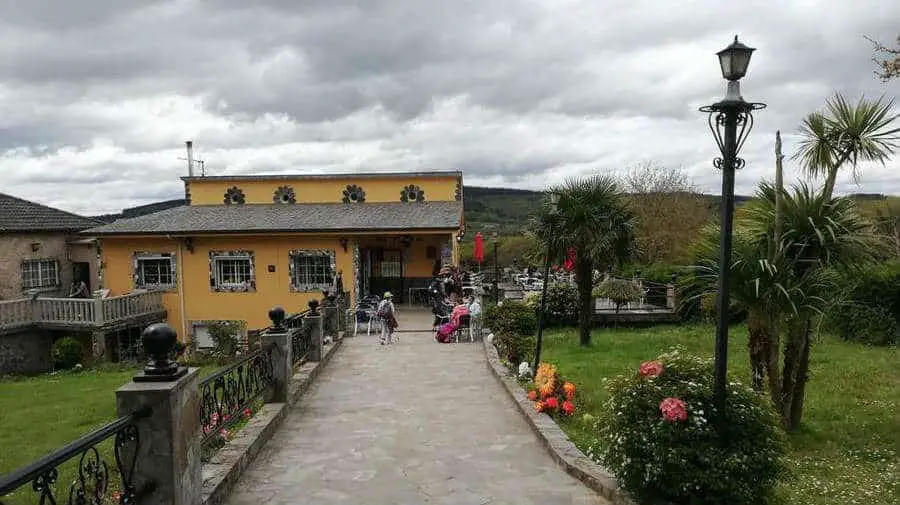 Hostal El Labrador, Hospital de la Cruz - Camino Francés :: Alojamientos del Camino de Santiago