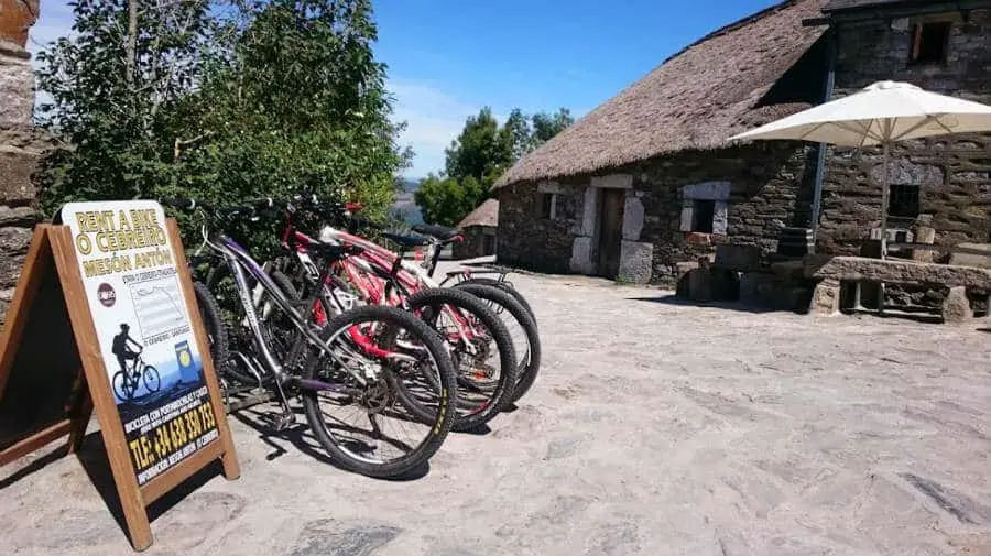 Hostal Mesón Antón, O Cebreiro, Lugo - Camino Francés :: Alojamientos del Camino de Santiago