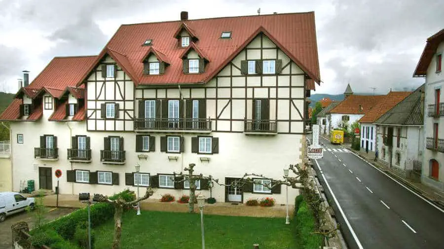 Hotel Loizu, Burguete, Navarra - Camino Francés :: Alojamientos del Camino de Santiago