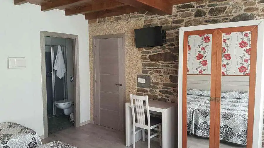 Hostal Ribadiso, Ribadiso da Baixo, La Coruña - Camino Francés :: Alojamientos del Camino de Santiago