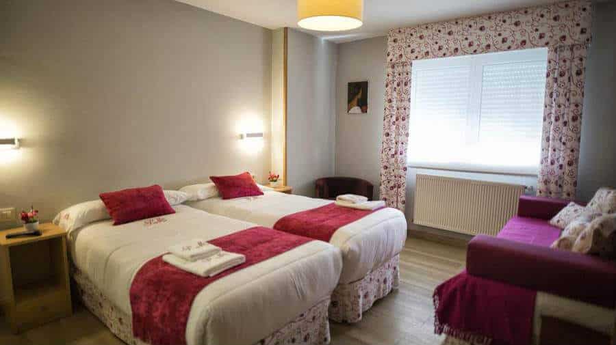 Hostal Maribel, O Pedrouzo, La Coruña - Camino Francés :: Alojamientos del Camino de Santiago