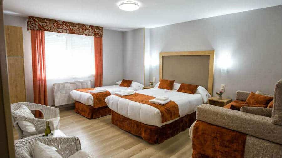 Hostal Maribel, O Pedrouzo, La Coruña - Camino Francés :: Alojamientos del Camino de Santiago