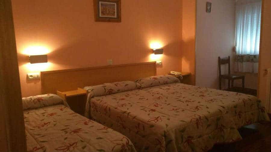 Hostal San Paio, Lavacolla, La Coruña - Camino Francés :: Alojamientos del Camino de Santiago