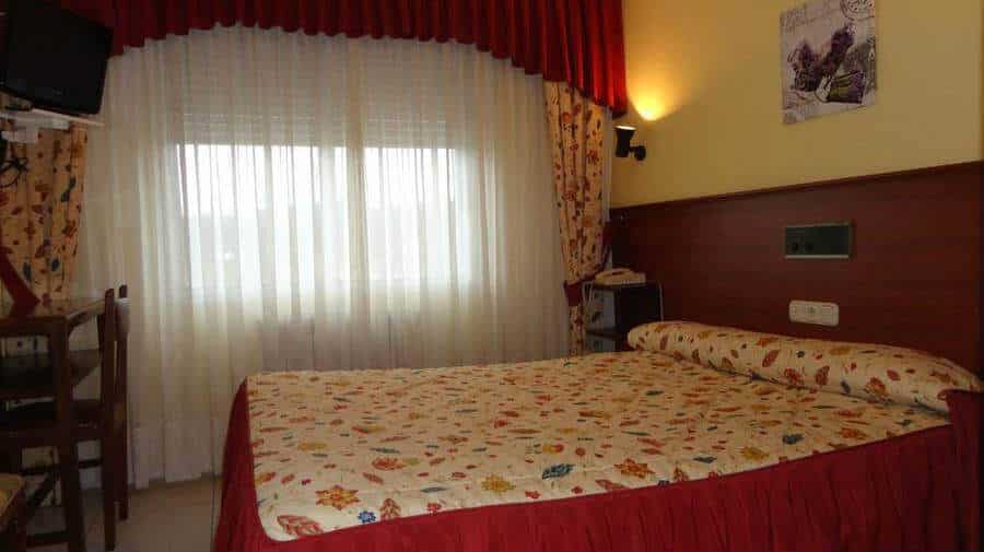 Hotel Garcas, Lavacolla, La Coruña - Camino Francés :: Alojamientos del Camino de Santiago