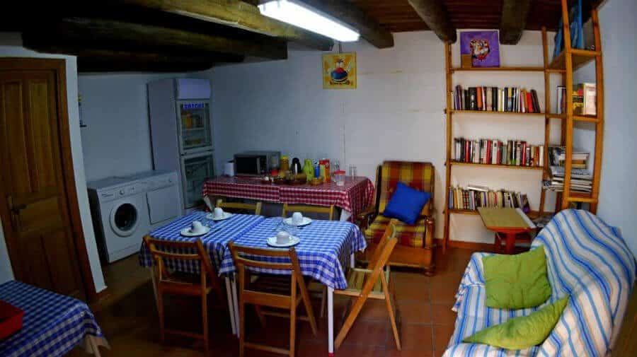 Albergue, Restaurante y Camping de Artieda, Zaragoza - Camino Aragonés :: Albergues del Camino de Santiago