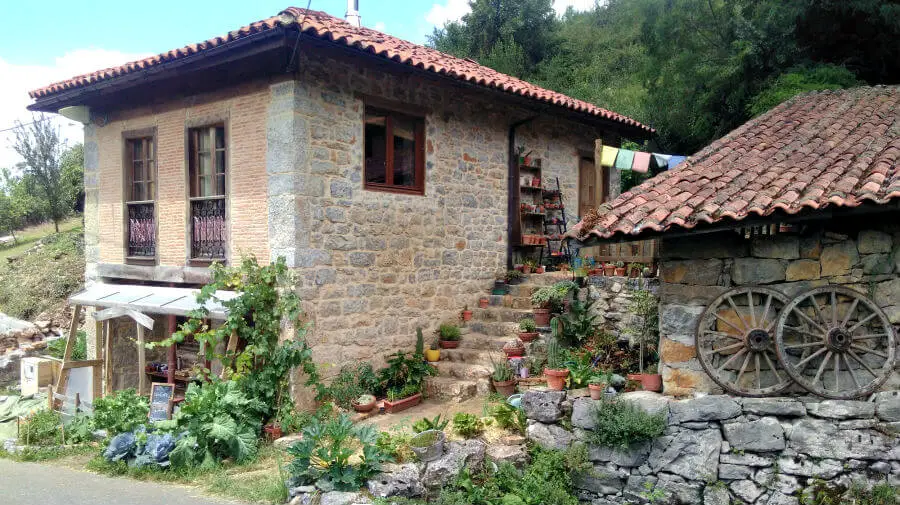 Albergue de peregrinos Casita Mandala, San Marcelo, Asturias - Camino Primitivo :: Albergues del Camino de Santiago