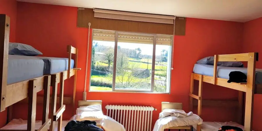 Albergue Fuente Saleta, Boente, La Coruña - Camino Francés :: Albergues del Camino de Santiago