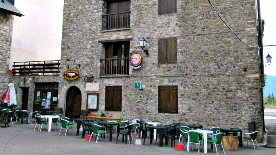 Albergue Tritón, Villanúa, Huesca - Camino Aragonés :: Albergues del Camino de Santiago