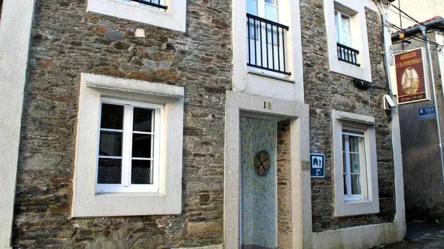 Albergue O Botafumeiro, Arzúa, La Coruña - Camino Francés :: Albergues del Camino de Santiago