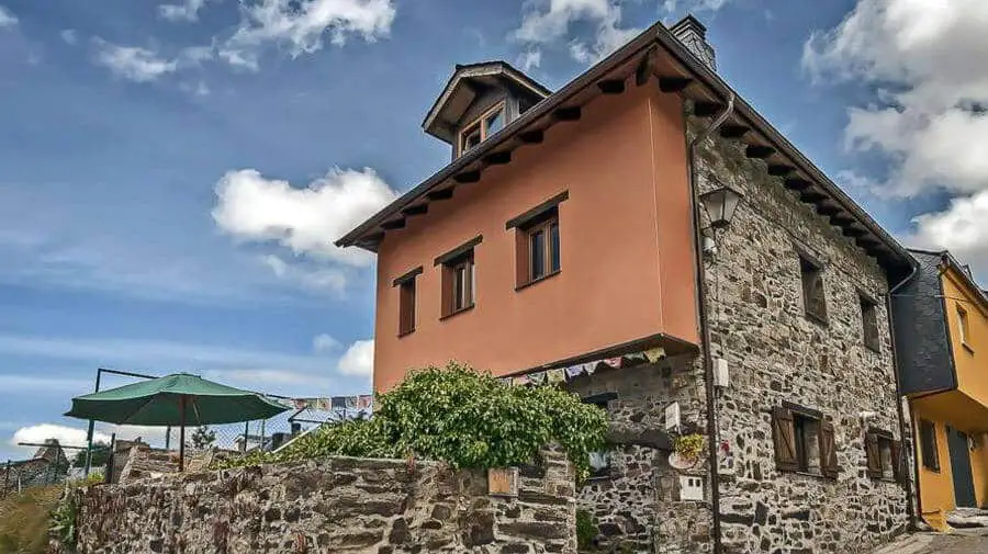B&B La Trucha del Arco Iris, El Acebo de San Miguel, León - Camino Francés :: Alojamientos del Camino de Santiago
