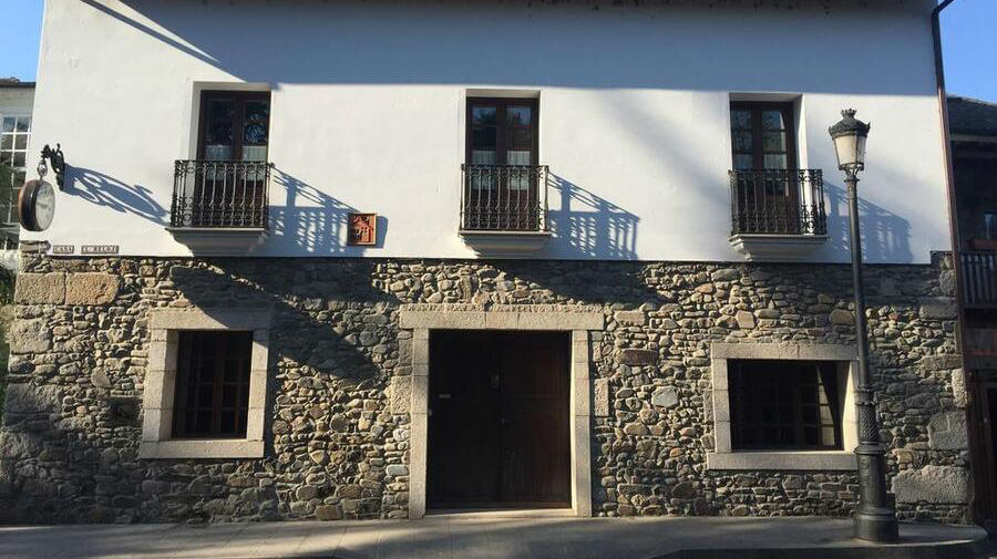 Casa rural La Casa del Reloj, Molinaseca, León - Camino Francés :: Alojamientos del Camino de Santiago