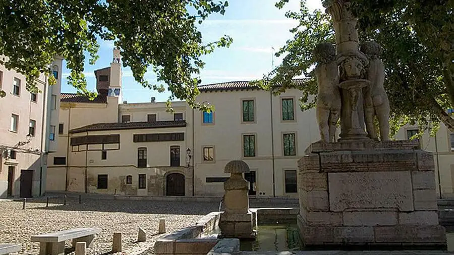 Hospedería Monástica Pax, León - Camino Francés :: Alojamietnos del Camino de Santiago