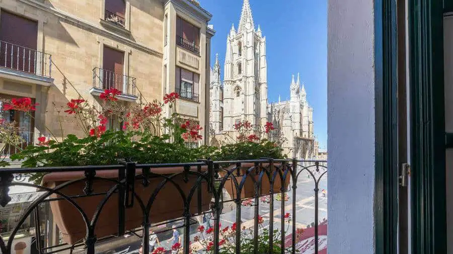 Hostal Albany Ancha, León - Camino Francés :: Alojamientos del Camino de Santiago