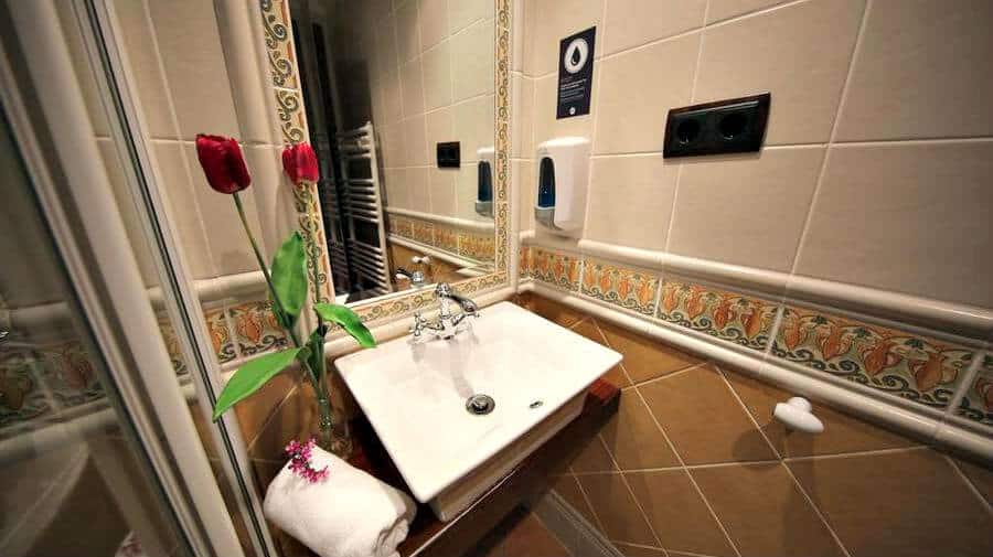 Hostal Alda Casco Antiguo, León - Camino Francés :: Alojamientos del Camino de Santiago
