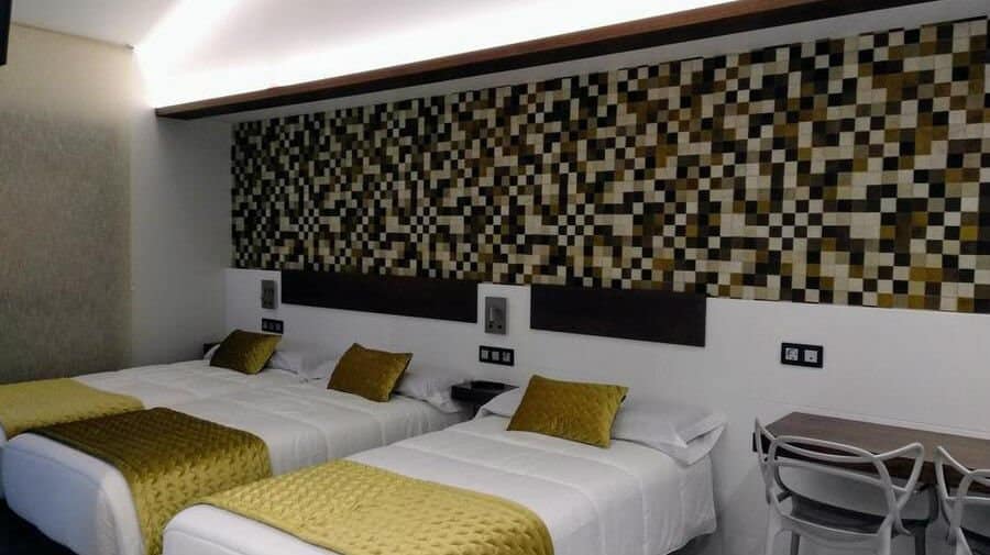 Hostal Cantón Plaza, Hospital de Órbigo, León - Camino Francés :: Alojamientos del Camino de Santiago