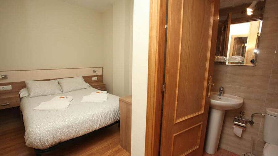 Hostal Central, La Virgen del Camino, León - Camino Francés :: Alojamientos del Camino de Santiago