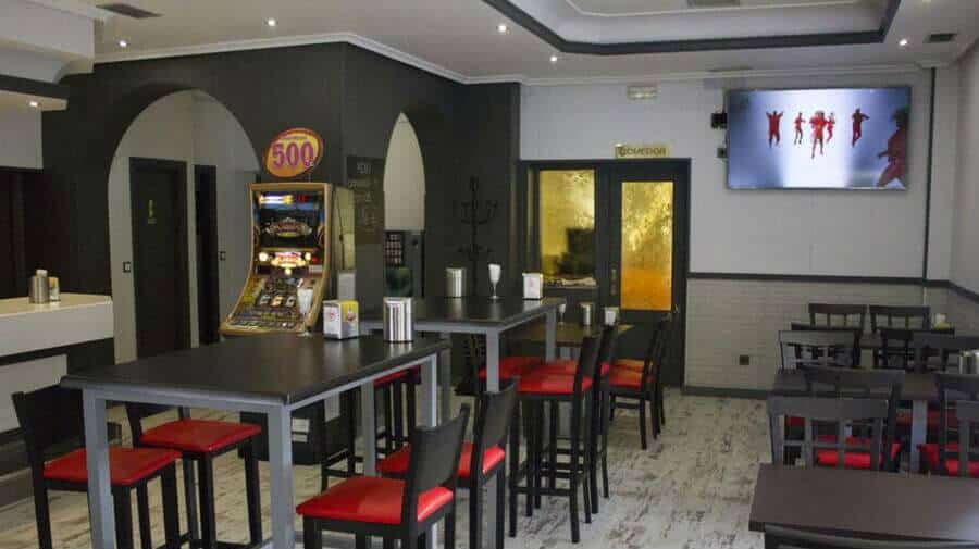 Hostal Central, La Virgen del Camino, León - Camino Francés :: Alojamientos del Camino de Santiago