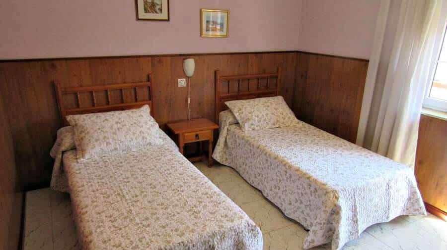 Hostal El Abuelo, Trobajo del Camino, León - Camino Francés :: Alojamientos del Camino de Santiago