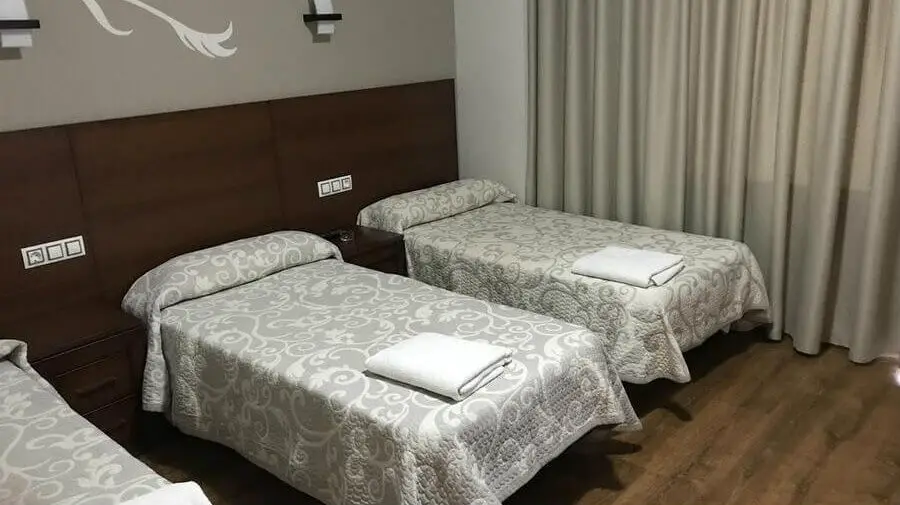 Hostal Juli, San Justo de la Vega, León - Camino Francés :: Alojamientos del Camino de Santiago