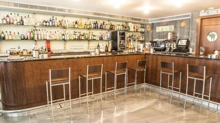Hostal Nirvana, Ponferrada, León - Camino Francés :: Alojamientos del Camino de Santiago