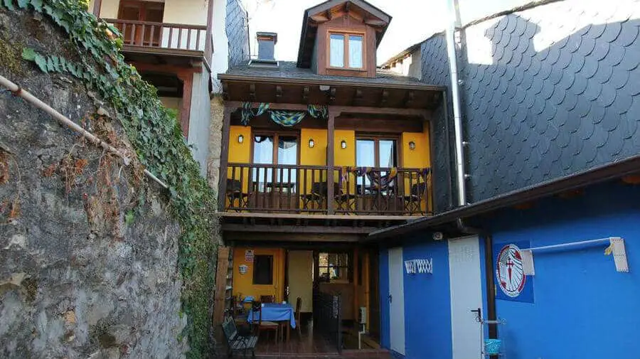 MicroHostal La Puerta del Perdón, Villafranca del Bierzo, León - Camino Francés :: Alojamientos del Camino de Santiago