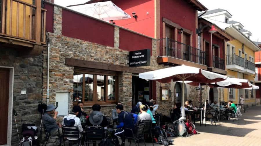 Hostal Saint James Way, Cacabelos, León - Camino Francés :: Alojamientos del Camino de Santiago