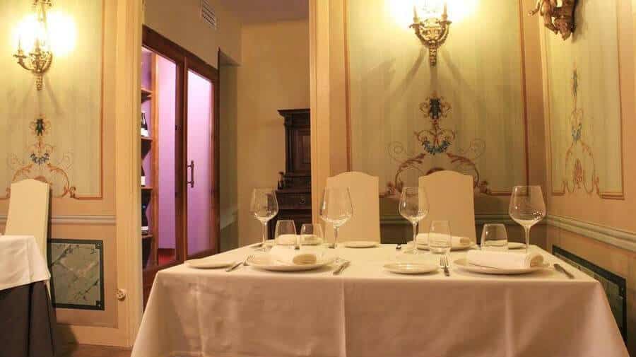 Hostal Siglo XIX, Cacabelos, León - Camino Francés :: Alojamientos del Camino de Santiago