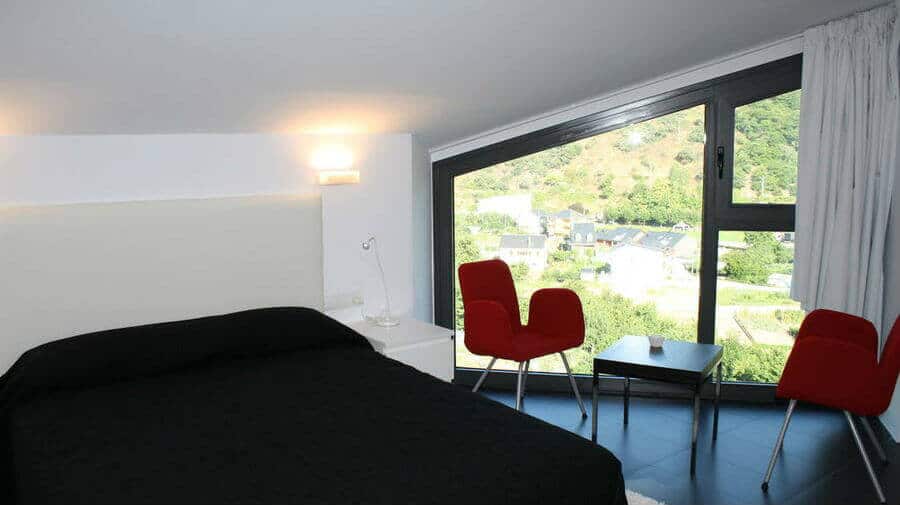 Hostal Tres Campanas, Villafranca del Bierzo, León - Camino Francés :: Alojamientos del Camino de Santiago