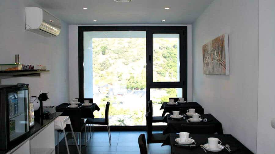 Hostal Tres Campanas, Villafranca del Bierzo, León - Camino Francés :: Alojamientos del Camino de Santiago