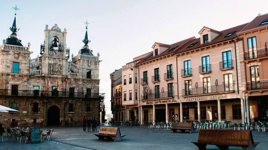 Hotel Astur Plaza, Astorga, León - Camino Francés :: Alojamientos del Camino de Santiago