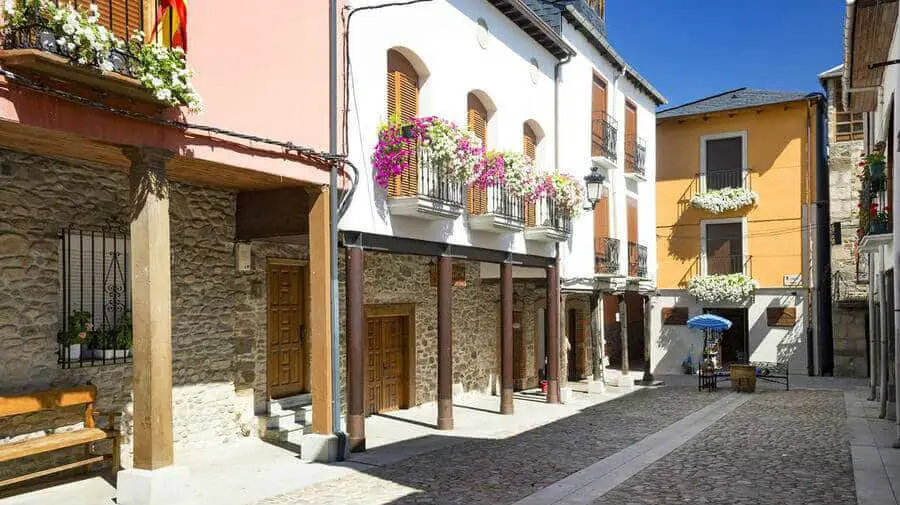 Hotel Molina Real, Molinaseca, León - Camino Francés :: Alojamientos en el Camino de Santiago
