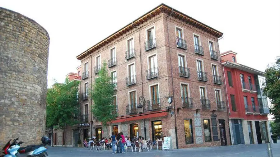 Hotel Spa Q!H Centro León, León - Camino Francés :: Alojamientos del Camino de Santiago