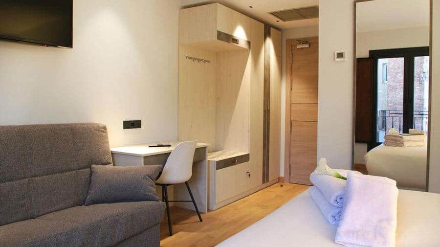 Hotel Neru, León - Camino Francés :: Alojamientos del Camino de Santiago