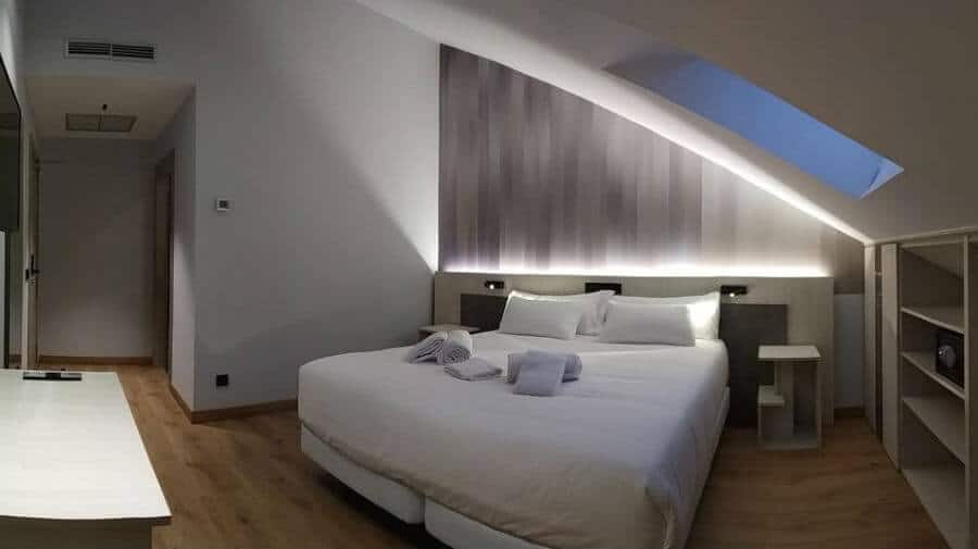 Hotel Neru, León - Camino Francés :: Alojamientos del Camino de Santiago