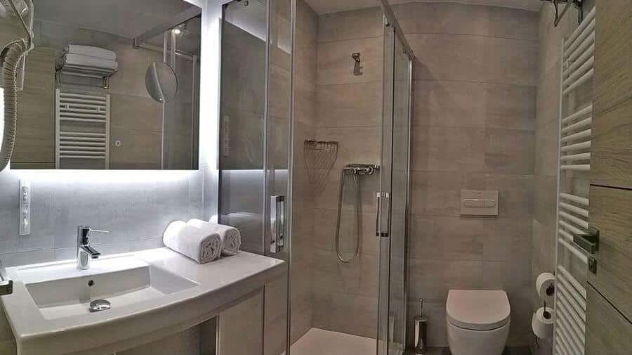 Hotel Neru, León - Camino Francés :: Alojamientos del Camino de Santiago