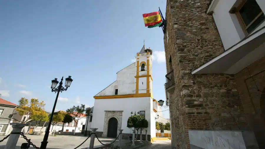 Iglesia de Santa María de Gracia, Almadén de la Plata, Sevilla - Vía de la Plata :: Guía del Camino de Santiago Iglesia de Santa María de Gracia, Almadén de la Plata, Sevilla - Vía de la Plata :: Guía del Camino de Santiago