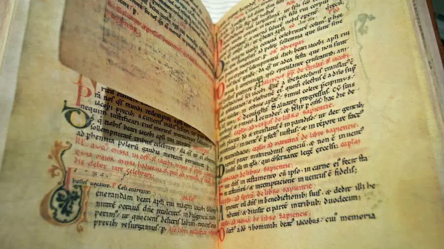 Códex Calixtinus o Códice Calistino :: Albergues del Camino de Santiago