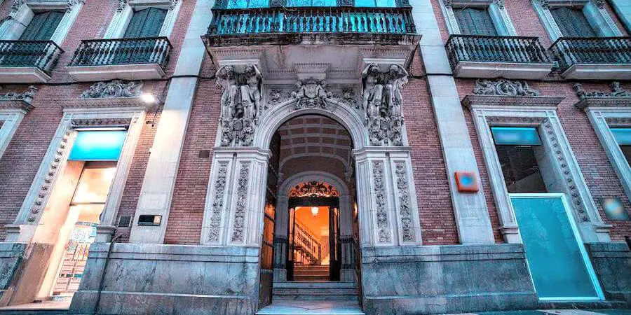 Albergue La Flamenka Hostel, Sevilla - Vía de la Plata :: Albergues del Camino de Santiago