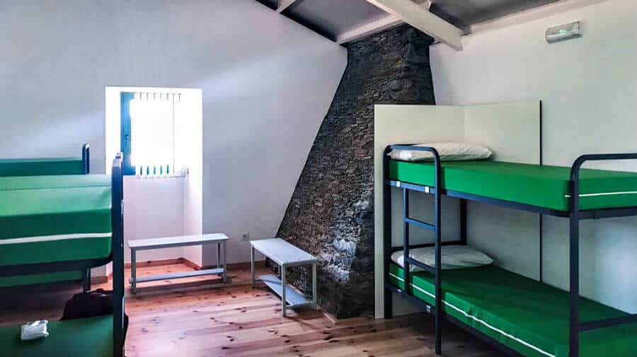 Albergue de peregrinos Rectoral de Poulo, La Coruña - Camino Inglés :: Albergues del Camino de Santiago