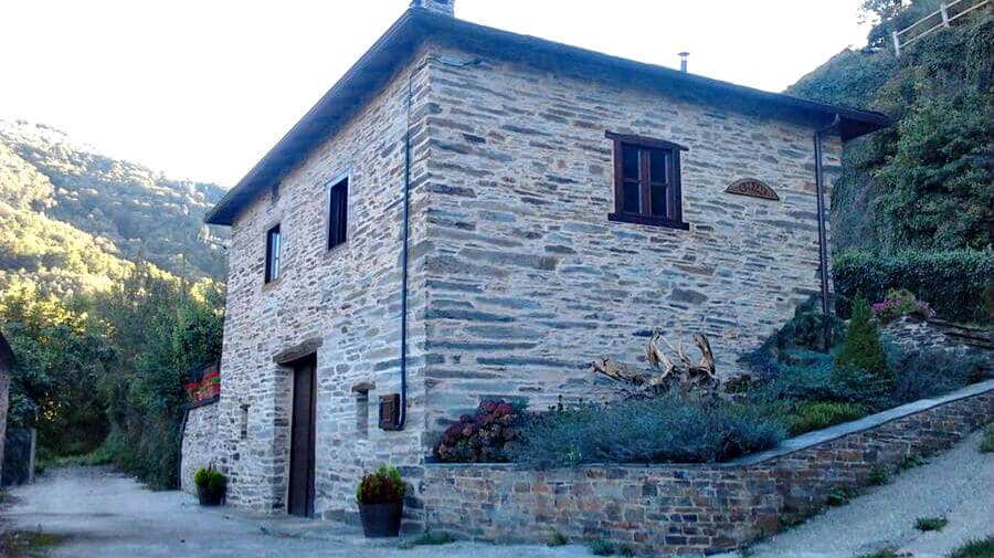 Casa O Paxar, Samos, Lugo - Camino Francés :: Alojamientos del Camino de Santiago