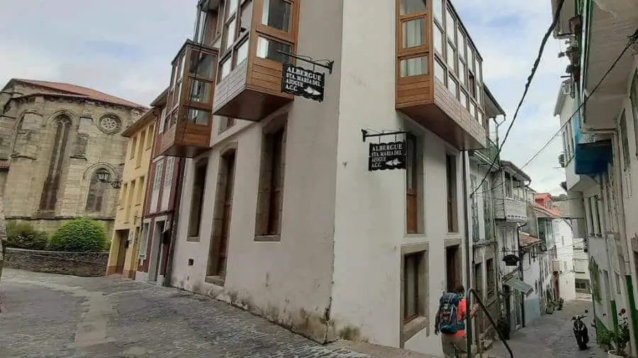 Albergue Santa María del Azogue, Betanzos - Camino Inglés :: Albergues del Camino de Santiago