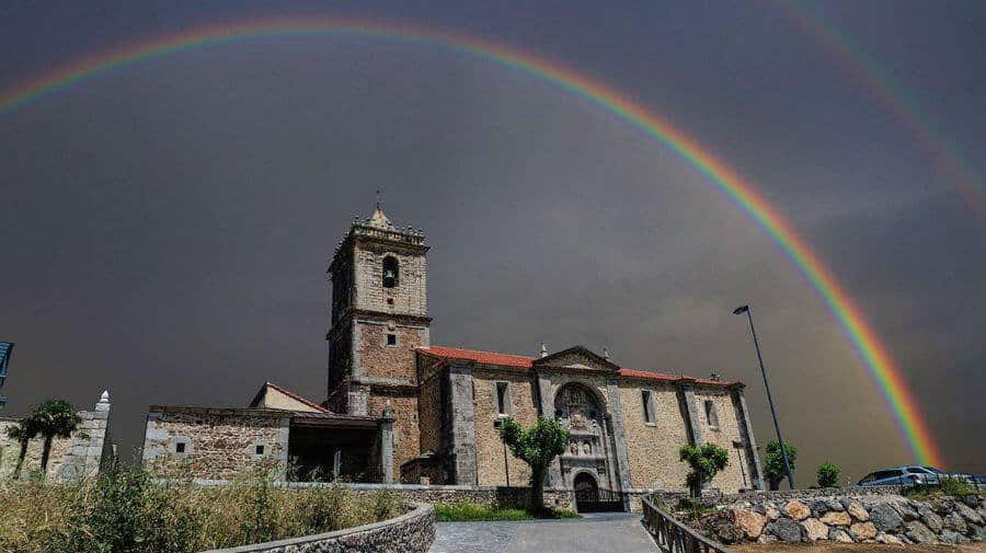 Iglesia parroquial de Isla, Cantabria - Camino del Norte :: Guía del Camino de Santiago