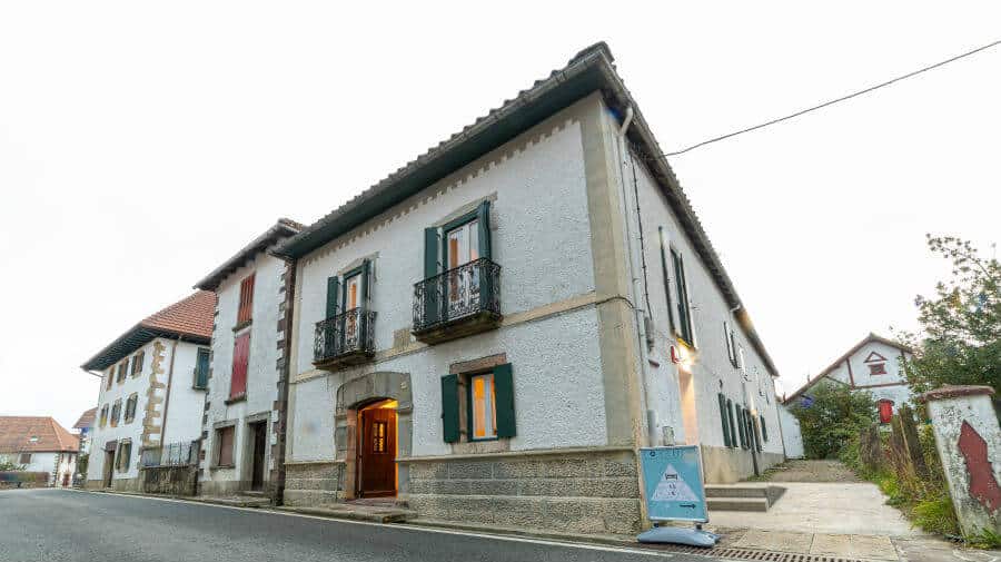 Albergue Lorentx Aterpea, Burguete, Navarra - Camino Francés :: Albergues del Camino de Santiago