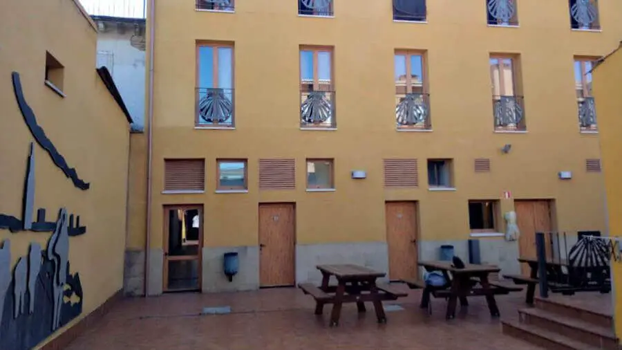 Albergue de peregrinos Casa de la Cofradía del Santo, Santo Domingo de la Calzada, La Rioja - Camino Francés :: Albergues del Camino de Santiago