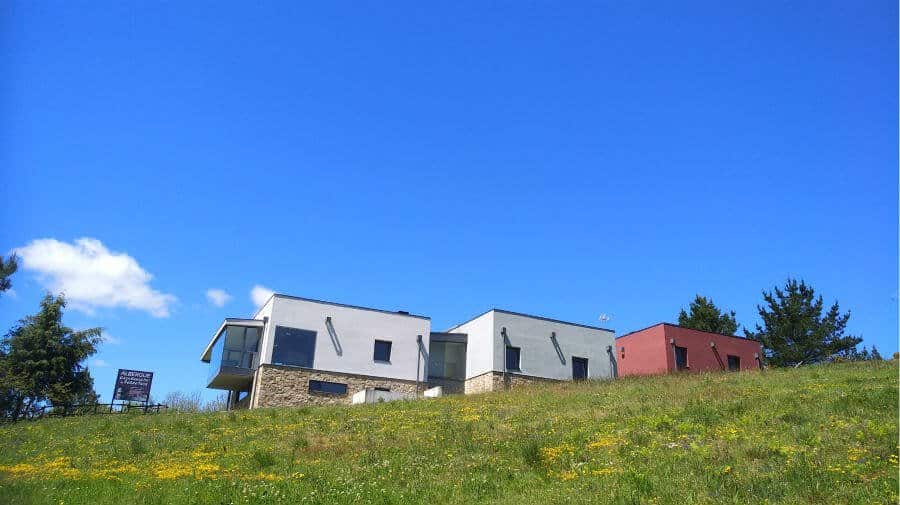 Albergue Casa Cruceiro, Ferreiros - Camino Francés :: Albergues del Camino de Santiago