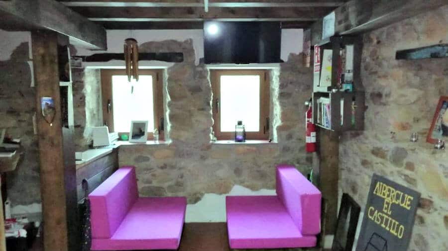 Albergue El Castillo, Villafranca del Bierzo, León Camnio Francés :: Albergues del Camino de Santiago