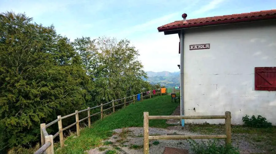 Albergue Gîte Kayola, Uhart-Cize, Francia - Camino Francés :: Albergues del Camino de Santiago